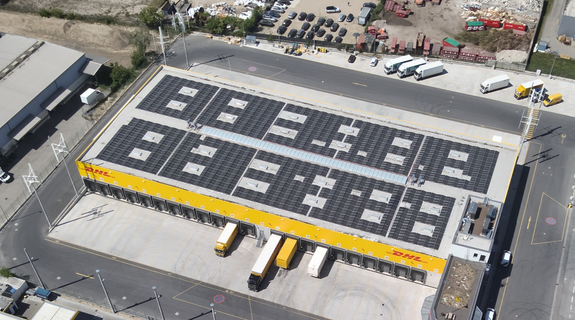 Berlin DHL lagerhalle Photovoltaik 544